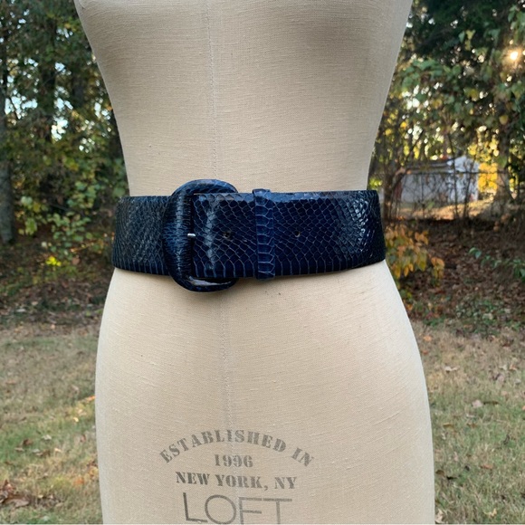 Beautiful Vintage Cobalt Blue Snakeskin & Leather Oversized Waist Belt - Picture 7 of 16
